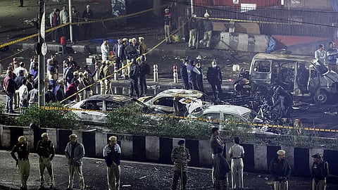 Delhi Car Blast : दिल्ली स्फोटाचे मुंबई कनेक्शन; ३ जण ताब्यात, चौकशीसाठी दिल्लीला रवाना | ANI 