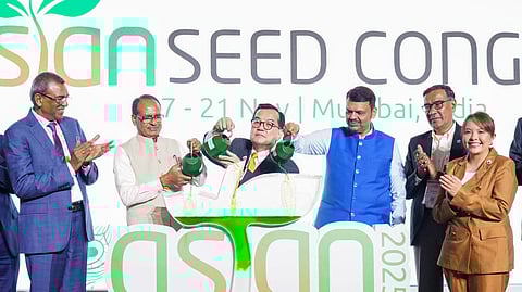 राज्यातील २५ हेक्टर जमिनीवर नैसर्गिक शेती; आशियाई बी-बियाणे परिषदेचे मुख्यमंत्र्यांच्या हस्ते उद्घाटन