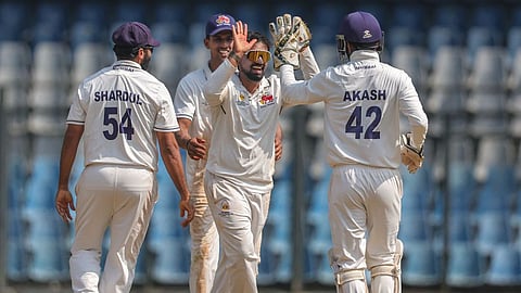 मुंबईचा सलग दुसरा 'बोनस' विजय! पुद्दुचेरीवर एक डाव आणि २२२ धावांच्या फरकाने वर्चस्व; देशपांडेची प्रभावी गोलंदाजी