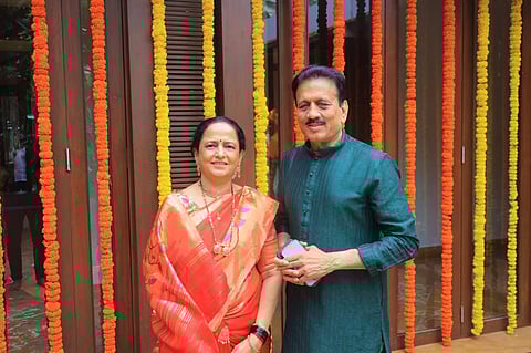 Photo - (FB/GirishMahajan)