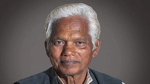 निरंतर फुलत गेलेले कविसंमेलन