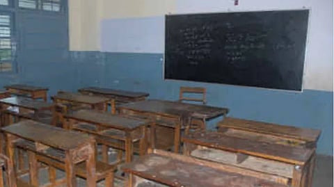 मराठी शाळा बंदचा डाव! मुंबई मुख्याध्यापक संघटनेचा आरोप; निर्गमित आदेश मागे घेण्याची मागणी