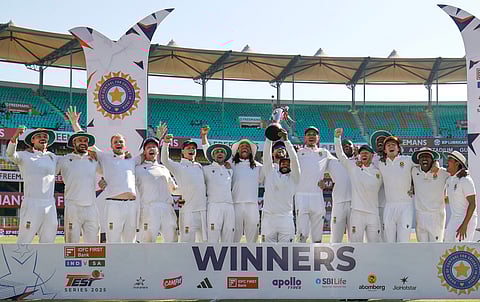 मालिका विजेता दक्षिण आफ्रिका संघ