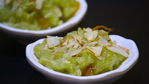 गोड खायचंय पण काहीतरी वेगळं? दुधी हलव्याच्या दोन भन्नाट रेसिपी