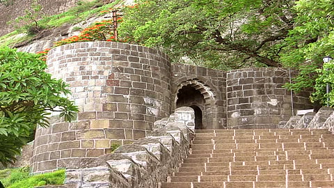 गडकिल्ल्यांचे ऐतिहासिक महत्त्व उलगडणार; प्रतापगड-शिवनेरी किल्ल्यांवर नमो पर्यटन माहिती केंद्र