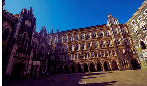 Mumbai : पाहुण्या वक्त्यावर लैंगिक छळाचा आरोप; सेंट झेवियर्स कॉलेजच्या विद्यार्थ्यांच्या तक्रारीनंतर गुन्हा दाखल 