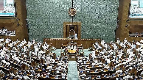 पहिल्याच दिवशी हंगामा; ‘SIR’ वरून लोकसभेचे कामकाज वारंवार तहकूब, राज्यसभेतही विरोधकांचा सभात्याग
