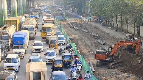 रस्तेकामासाठी जड-अवजड वाहनांना बंदी; ७ डिसेंबरपासून जड वाहनांची वाहतूक पर्यायी मार्गाने वळवणार