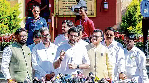 पहिल्याच दिवशी आरोप-प्रत्यारोपांचा धुरळा; विरोधी पक्षनेतेपदावरून सत्ताधारी-विरोधकांमध्ये जुंपली