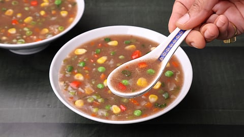 थंडीमध्ये आरोग्याची काळजी! घरीच बनवा गरमागरम पौष्टिक नाचणीचे सूप