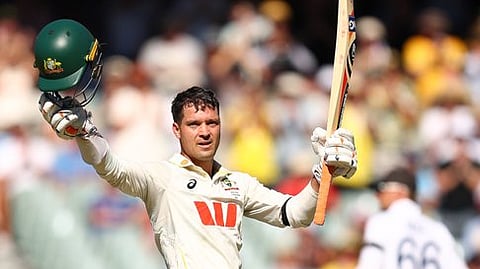 ॲशेस कसोटी मालिका : कॅरीच्या शतकामुळे ऑस्ट्रेलिया सुस्थितीत