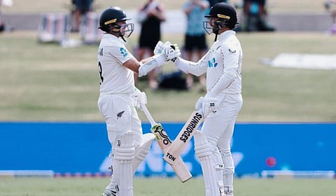  टॉम लॅथम-डेवॉन कॉन्वेची त्रिशतकी सलामी