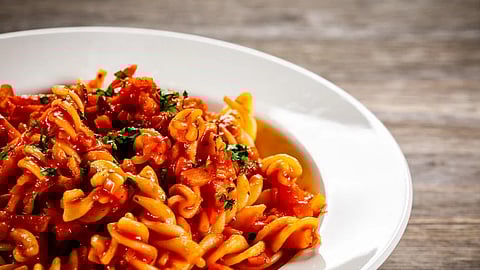 काय सांगता! पास्ता बनवणं कठीण वाटतंय? 'ही' रेसिपी ट्राय करा, १५ मिनिटांत होईल तयार