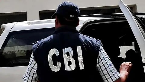 Mumbai : सीजीएसटी अधीक्षकाला ५ लाखांची लाच घेताना अटक; CBI ची मोठी कारवाई 