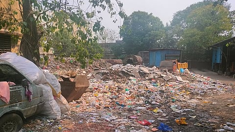 ठाणे : वागळे इस्टेटमधील डम्पिंग ग्राऊंडप्रकरणी जनहित याचिकेची HC ने घेतली दखल; ३ आठवड्यांत भूमिका स्पष्ट करण्याचे निर्देश  