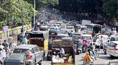 Pune Traffic Update : नववर्षाच्या जल्लोषासाठी फिरायला जाताय? मग त्याआधी पुण्यातील वाहतुकीचे 'हे' बदल वाचाच