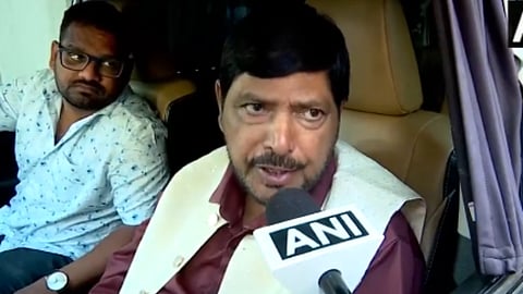 BMC Election : भाजप, शिवसेनेने एकही जागा न दिल्याने रिपाइंचे ३९ उमेदवार निवडणूक रिंगणात