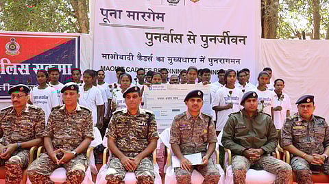 छत्तीसगडच्या सुकमा जिल्ह्यात बुधवारी २६ नक्षलवाद्यांनी आत्मसमर्पण केले. 