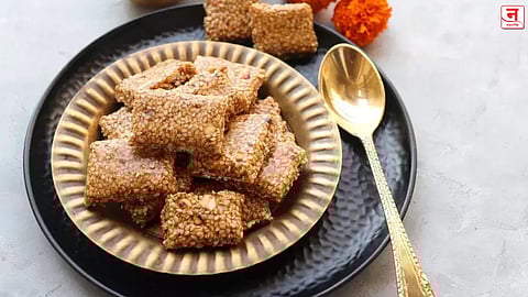 Makar Sankranti 2026 : यंदा तिळगुळाला द्या नवा ट्विस्ट! मकरसंक्रांतीला लाडूऐवजी तिळाच्या मऊ वड्या; आताच नोट करा रेसिपी 