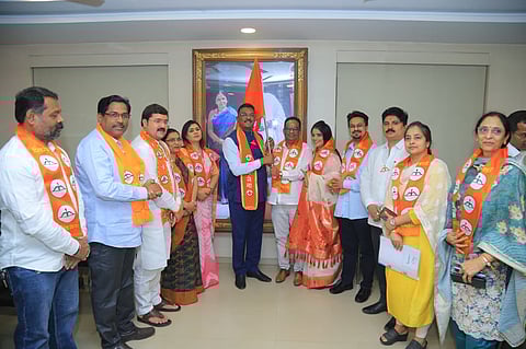 वचन भंग : फोडाफोडी सुरूच; मीरा-भाईंदरमध्ये शिंदेसेनेने भाजपचे माजी नगरसेवक फोडले