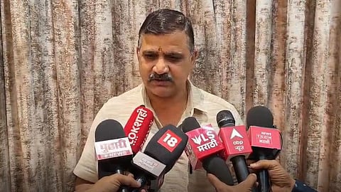 स्वीकृत नगरसेवक आपटेचा राजीनामा; बदलापुरात भाजपने बाल लैंगिक अत्याचार प्रकरणातील सहआरोपीची वर्णी लावल्याने गदारोळ