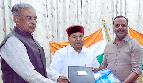 कर्नाटक राज्यपालांचा संयुक्त अधिवेशनास संबोधित करण्यास नकार 