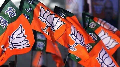 कार्यकर्त्यांचा आधार, विकासाची दिशा