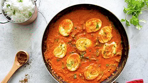 घरीच बनवा हॉटेलसारखा झणझणीत अंडा मसाला, जाणून घ्या सोपी रेसिपी 