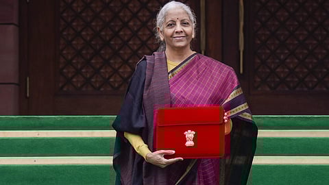 आर्थिक अस्थिरतेचे प्रतिबिंब; अर्थमंत्री निर्मला सीतारामन यांचा सावध अर्थसंकल्प
