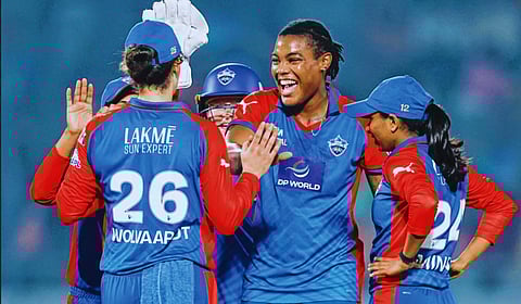 WPL 2026 : दिल्ली कॅपिटल्सची सलग चौथ्यांदा अंतिम फेरीत धडक; एलिमिनेटरमध्ये गुजरातवर मात; गुरुवारी बंगळुरूशी लढत