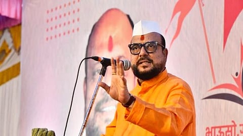  मंत्री गुलाबराव पाटील यांचे हवाई उड्डाण रद्द; हवाई यंत्रणांकडून क्लिअरन्स न मिळाल्यामुळे पायलटने उड्डाणास दिला नकार 