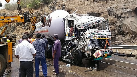 Mumbai-Pune Expressway Traffic Jam : वाहतूक कोंडीला जबाबदार टँकर चालकावर गुन्हा