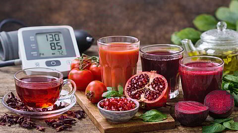 ब्लड प्रेशरची चिंता वाढलीय? आठवड्याभरात फरक जाणवेल; सकाळी प्या 'ही' हेल्दी पेयं