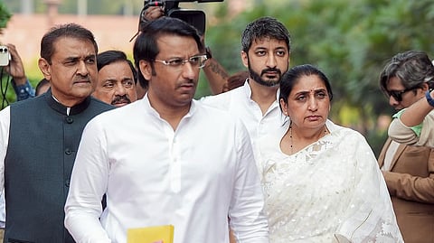 सुनेत्रा पवार बारामतीतून पोटनिवडणूक लढणार; पार्थ पवार राज्यसभेवर जाणार! 