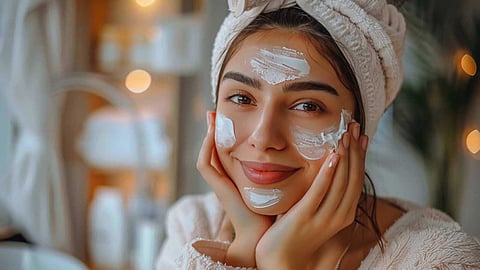 Skincare Tips : सकाळी की रात्री? Retinol ते Vitamin C वापरण्याची योग्य वेळ कोणती? वाचा तज्ज्ञांचा सल्ला 