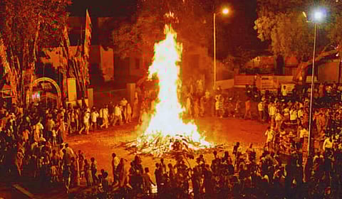 चाळी, होळी आणि पुरणाची पोळी