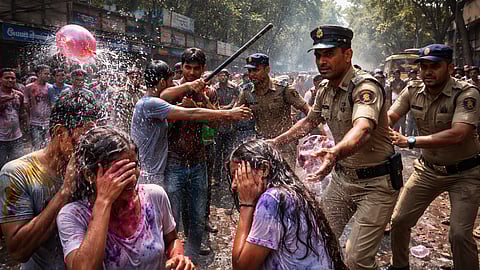 पाण्याचे फुगे, जबरदस्तीचा रंग… यंदा चालणार नाही! होळीपूर्वी मुंबई पोलिसांचा कडक इशारा; गैरप्रकारांवर तात्काळ कारवाई