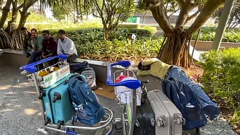 Israel-Iran War : युद्धामुळे लाखो प्रवासी अडकले; मुंबई विमानतळावरून ३५० उड्डाणे रद्द