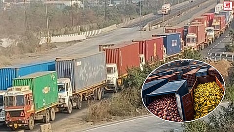 आखाती युद्धाचा फटका आता शेतकऱ्यांनाही; JNPT त अडकले शेकडो कंटेनर; दुबई बाजारपेठ बंद असल्याने केळी, कांद्याची निर्यात ठप्प 