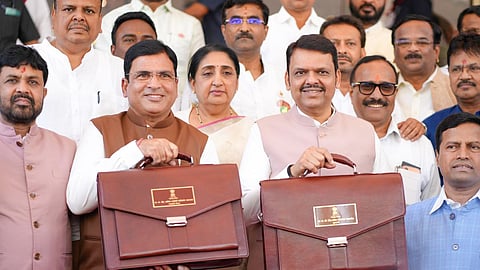 Maharashtra Budget 2026 : मुख्यमंत्री देवेंद्र फडणवीसांकडून राज्याचा अर्थसंकल्प सादर; वाचा सर्व महत्त्वाच्या घोषणा एकाच क्लिकवर