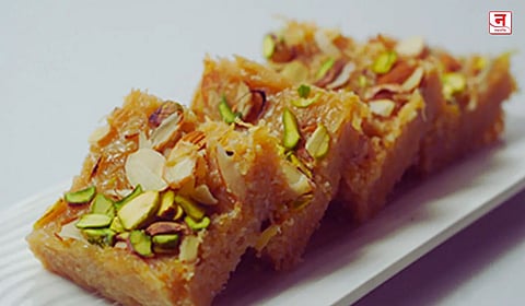 Ramadan 2026 : इफ्तारसाठी खास गोड पदार्थ! घरीच बनवा शेवयांची स्वादिष्ट बर्फी; वाचा रेसिपी