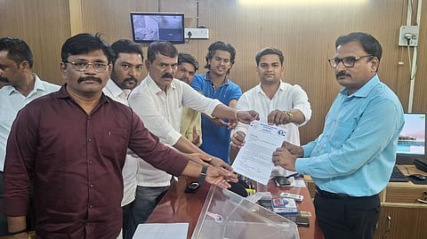 Thane : आरटीई पोर्टलवरील ;१ किमी' अट तत्काळ हटवा; राष्ट्रवादी युवक काँग्रेसचा आंदोलनाचा इशारा; शिक्षणाधिकाऱ्यांना निवेदन