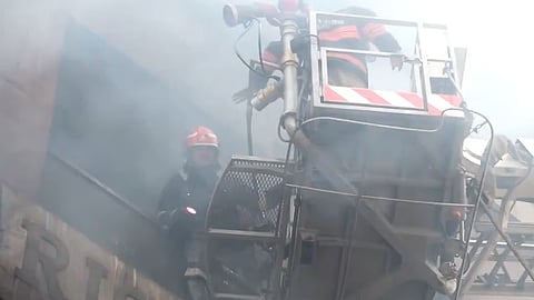 दिल्लीत भीषण आगीत ९ जणांचा मृत्यू