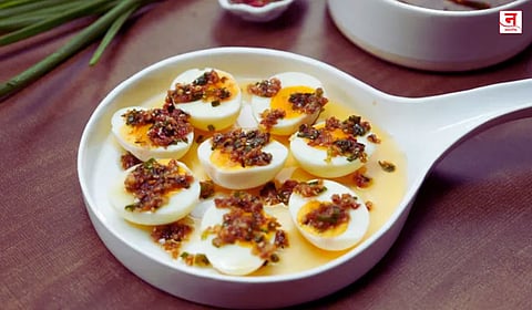 Sunday Special Recipe : अंड्यांना द्या हटके ट्विस्ट! नाश्त्याला बनवा 'चिली ऑइल एग्स'; झटपट रेसिपी एकदा नक्की ट्राय करा  