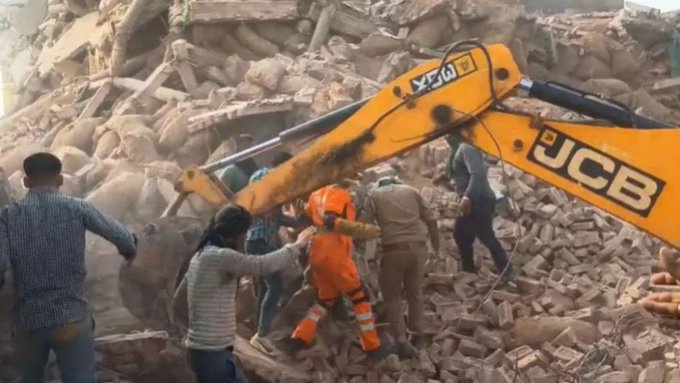 कोल्ड स्टोरेजची भिंत कोसळून ५ ठार