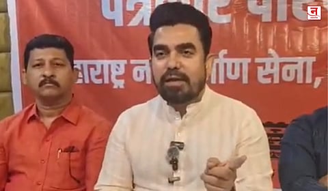 ‘केजीच्या इंग्रजी’वरून राजकीय वाद पेटला; MNSचा सत्ताधाऱ्यांवर आरोपांचा भडिमार