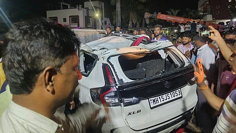 दिंडोरीत विहिरीत कार कोसळून ९ जणांचा मृत्यू