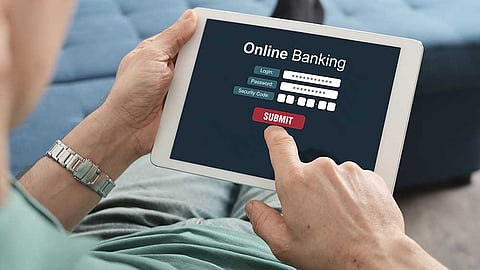 Online Banking Tips : ऑनलाईन व्यवहार करताना 'या' गोष्टी लक्षात ठेवा; खाते राहील सुरक्षित