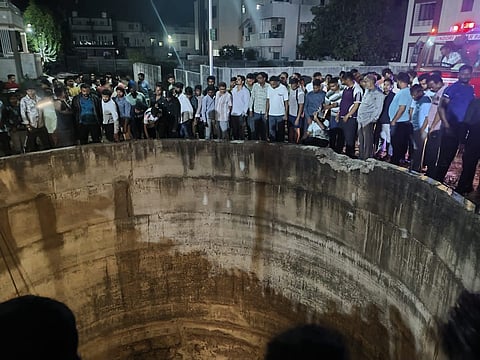 Nashik : विहिरीत कार कोसळून ९ ठार; नाशिकच्या इंदोर गावातील एकाच कुटुंबावर काळाचा घाला