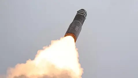 उत्तर कोरियाचा पुन्हा क्षेपणास्त्र मारा; द.कोरियाच्या मैत्रीपूर्ण प्रस्तावांची उडवली थट्टा